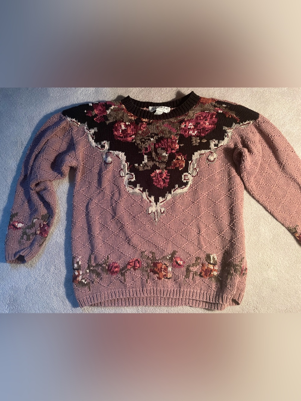 Vintage | grandma core embroidered sweater